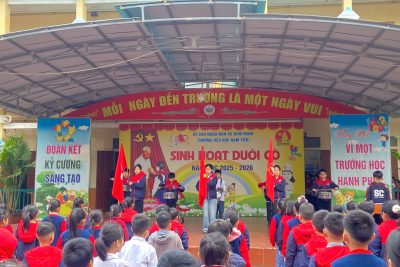 SINH HOẠT DƯỚI CỜ